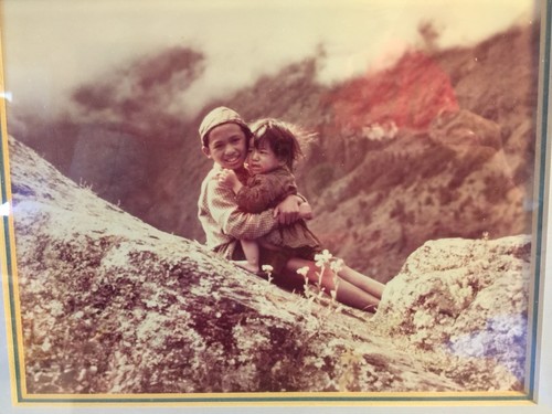 vintage 1970s photograph, children on a barren hillside, Morocco or Turkey - Picture 1 of 4