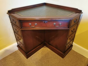 Traditional Antique Mahogany Corner Desk With Matching Chair