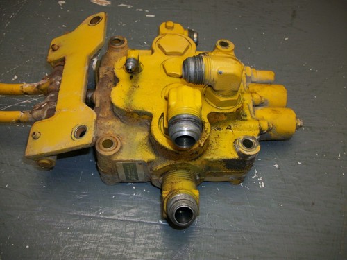 Husco 3302-55 Caterpillar V60B Forklift Hydraulic Control Valve Tilt 2 Spool Cat - Imagen 3 de 9