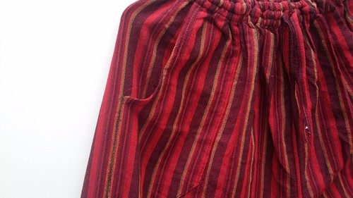 NEU HANDMADE STRAND/FREIZEIT ROTE HOSE GRÖSSE MEDIUM MIT CARGOTASCHEN - Bild 2 von 4