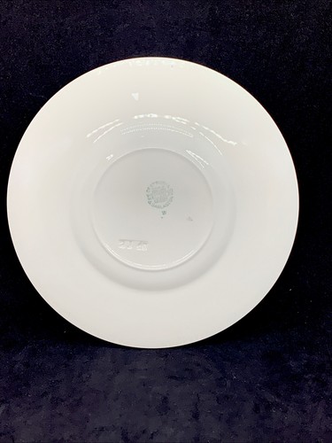 Wedgwood Wellesley Embossed Off White Fruit Circles 6 3/4" Bread & Butter Plate - Picture 4 of 5