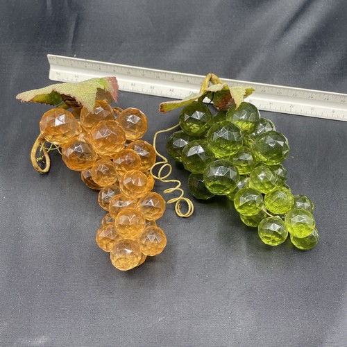 2 Faceted Plastic Grapes Green And Orange - Picture 1 of 6