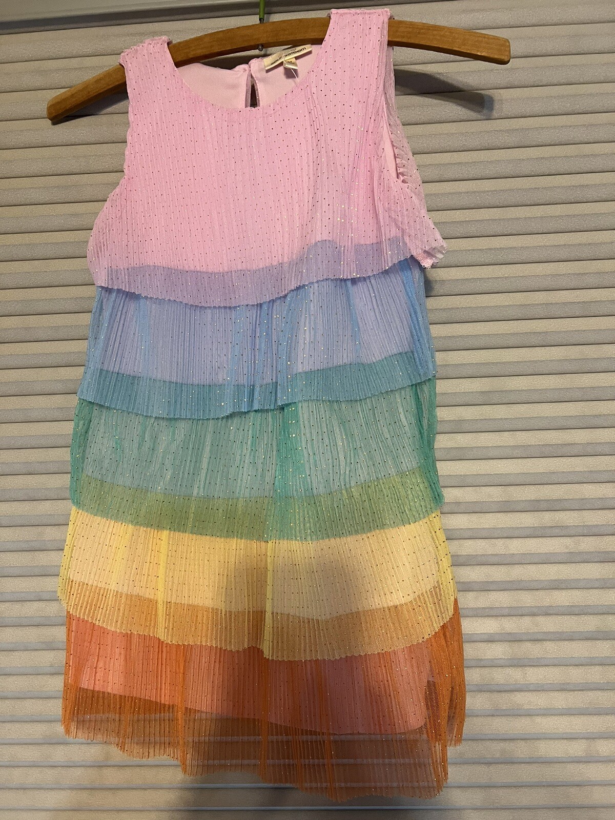 Picture 1 of 2