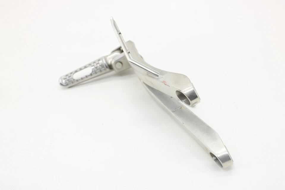 07-23 Reposapiés Clavija Pasajero Trasero Derecho Honda Cbr600rr 50750-MFJ-D00 Foto 3 de 4