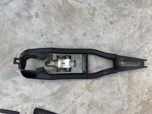 ⭐ 00-06 BMW E46 3 Series Front Left Side Exterior Door Grab Handle Carrier Oem - Picture 9 of 11
