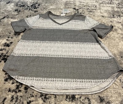 LulaRoe Print IRIS T-Shirt Tunic Swing Top Gray Size 2XL XXL V-Neck