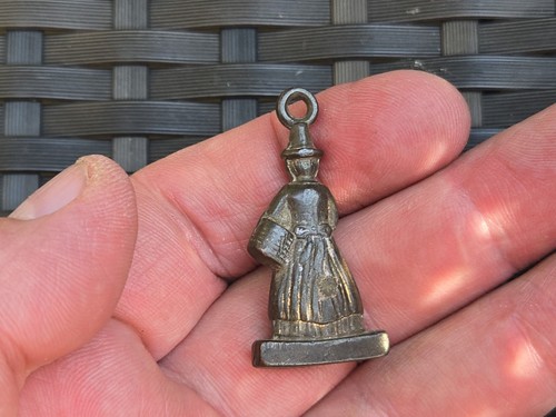 Lovely Complete Brass Jenny Jones Pendant As Found Uncleaned. LA146j - Picture 3 of 5