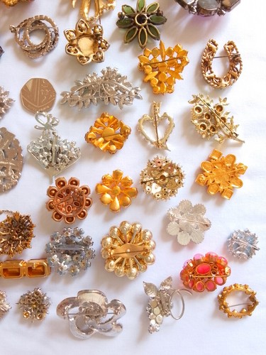 Tolles Restposten/Sammlung von 50 modernen & Vintage Modeschmuck Broschen - Bild 9 von 10