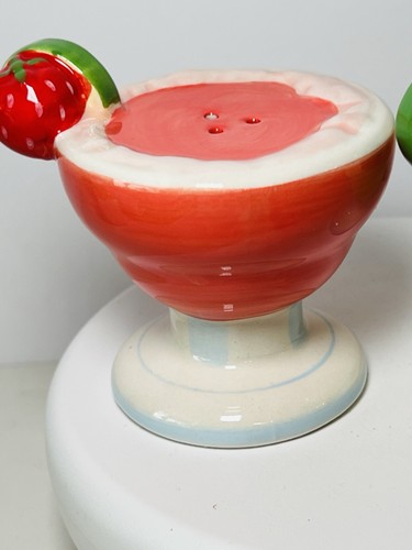 2 CERAMIC TROPICAL COCKTAIL DRINKS SALT & PEPPER SHAKERS LIME SUMMER PARTY - Picture 6 of 9