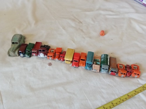 SOME OLDER CARS & VANS MADE FROM DIE CAST AND PLASTIC MIXED SCALES (D49) - Picture 5 of 6