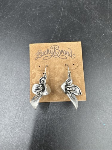 New Lucky Brand  Earrings Flower Floral Lillies Silver Colored Antiqued Look - Picture 2 of 5