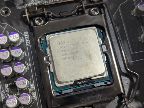 Gigabyte GA-Z77X-UD5H Motherboard w/ i7-3770k CPU & 32Gb Ram - Picture 4 of 5