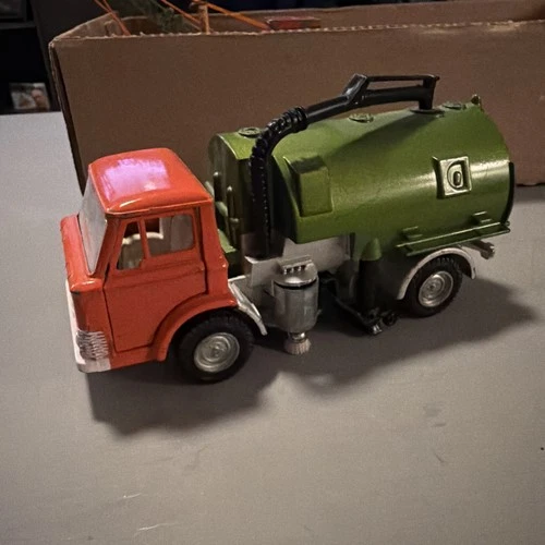 Dinky Toys Johnston Road Sweeper Die-cast Model. Made In England Great Shape