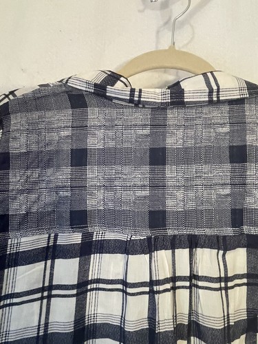 Kori America Top Women MEDIUM Long Sleeve Multicolored Plaid V Neck - Picture 9 of 11