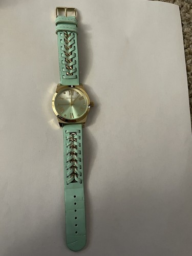 Ladies Rocawear Stylish Round Gold Tone Teal Band Analog Watch In PERFECT COND!! - Picture 3 of 5