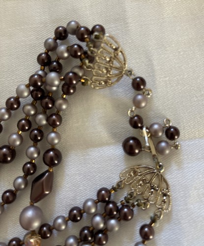 Vintage 4 Strand Lucite Bead Faux Pearl Amber Mocha Beaded Necklace M23 - Picture 12 of 12