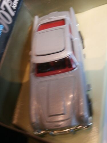 Corgi Aston Martin DB5 James Bond 007 04301 NEW - Picture 5 of 11