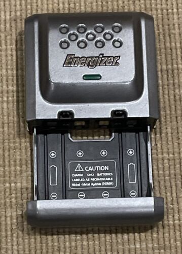 Energizer CHDC Ni-MH AA & AAA Battery Charger - Picture 2 of 4