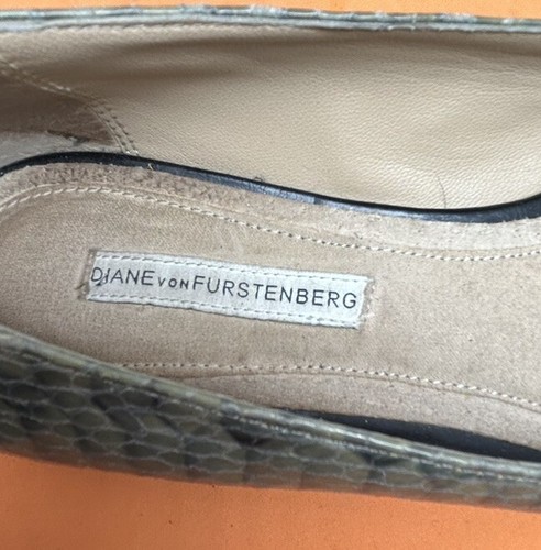 Diane Von Furstenberg Ballet Flats Snake Print Sz US 8 M Women Gold Logo - Picture 7 of 10