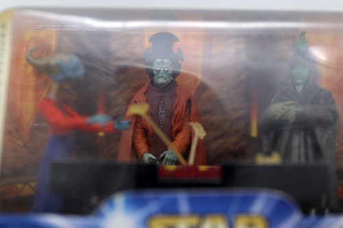 Star Wars GEONOSIAN WAR CHAMBER 2 of 2 AOTC Hasbro 2003 MIB - Picture 1 of 7