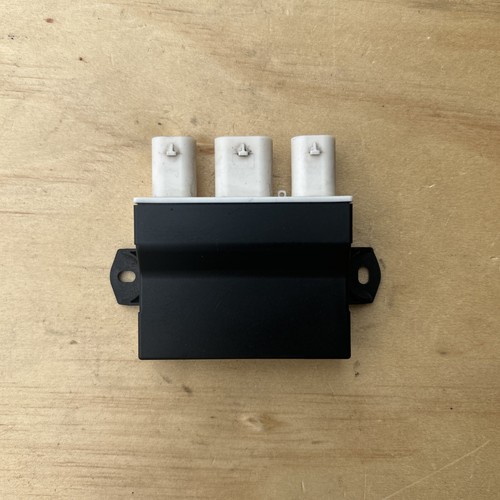 Genuine Mercedes OEM W205 Rear Bumper Switch control Module A2059055211 - Picture 5 of 7