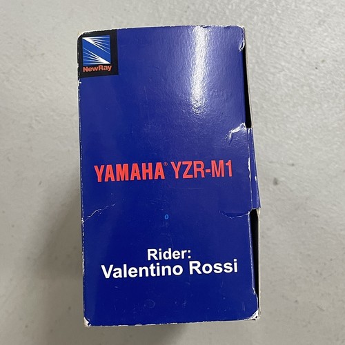 2004 Yamaha YZR M1 #46 Valentino Rossi New Ray diecast motorcycle 1:12 scale - Picture 2 of 5