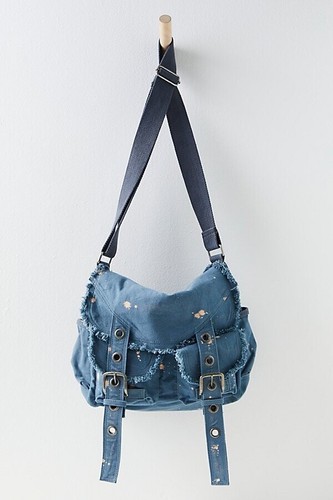 Free People SHADOWBOXER blau Canvas Kuriertasche Bleichmittel Spritzer Neu ohne Etikett $ 98