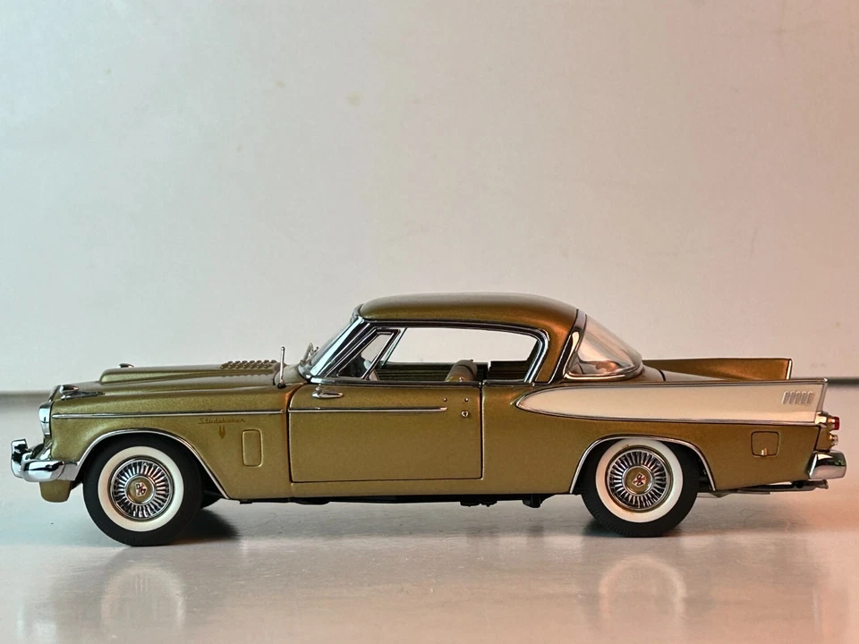 Danbury Mint 1:24 Scale Diecast 1957 Studebaker Golden Hawk, Read - Image 2 of 4