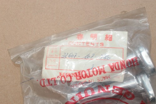 NEU 1 x Blinkerhalter hinten Honda 33607-107-780 für Honda CB100 CL100 *NOS*