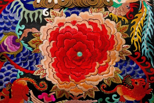 ANTQ Chinese Silk PADDED EMBROIDERY Dragon Animal Zen Objects Coin Textile Panel - Picture 4 of 21