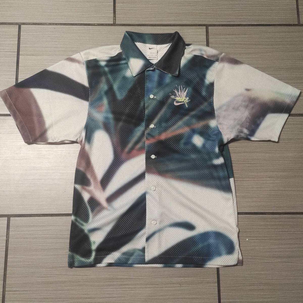 nike hawaiian shirt