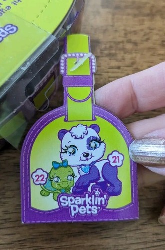 2008 Polly Pocket Sparklin' Pets Herstie Set Panda And Turtle 21 & 22  - Picture 6 of 6