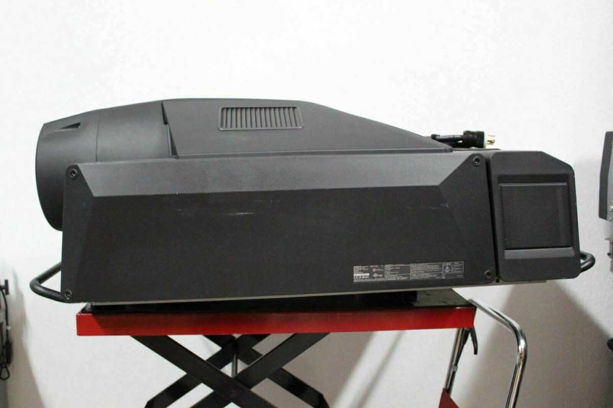 Sony SRX-R110 4K 10,000 Lumen Large Venue Projector Bundle Sony SRX-R110 4K 10,000 Lumen Large Venue Projector Bundle