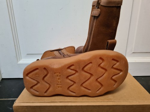 Botines CAMPER Kiddo Tan Nubuck, Reino Unido 7,5 EU 25. RP 85€. NUEVO - Imagen 7 de 18