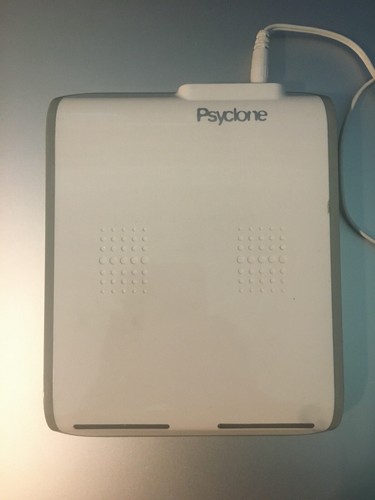 Wii Remote Controllers with Psyclone Charging Station PX6522 - Picture 3 of 4