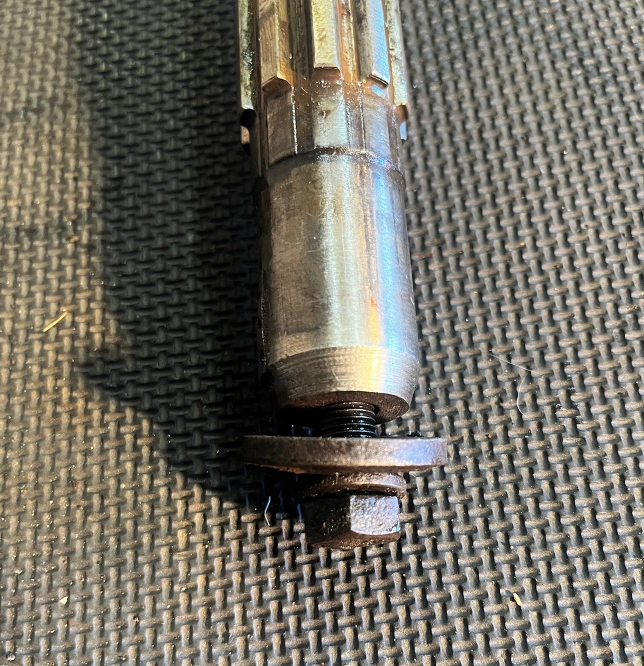 Farmall 140, 130, 100, 404 Tractors Transmission Drive Shaft 351143R21 - Image 2 of 3