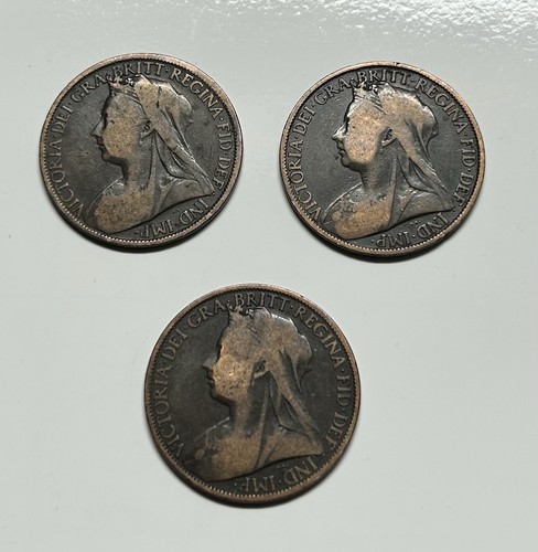 1899,1899,1899 (3Coins) Queen Victoria One Pennies🇬🇧 Bronzemünzen (GB136)