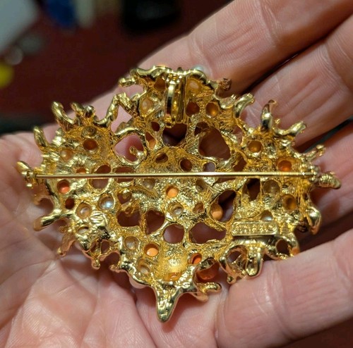 Ivana Large Orange Coral Pearl brooch Ivana Trump  - Picture 3 of 3