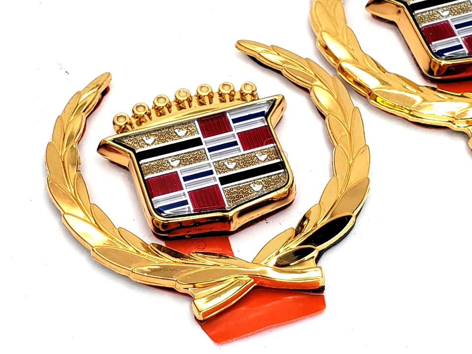 NEW 70s 80s 90s CADILLAC GOLD ROOF CREST WREATH NOS EMBLEM SET SAIL PANEL TRIM Foto 3 de 4