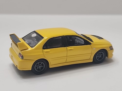Johnny Lightning 04 2004 Mitsubishi Lancer Evolution Lightning Strike Car RRs Yw - Picture 4 of 8