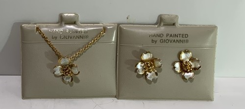 Vintage Giovanni Hand Painted Enamel Flower Necklace & Earrings Set Gold Tone #2 - Picture 2 of 6