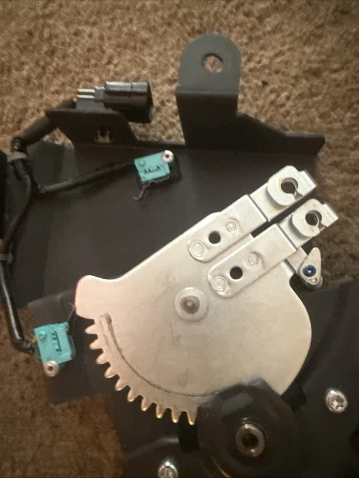 2011-2014 NISSAN MURANO Convertible Top Outer Flap Motor OEM Foto 4 de 4