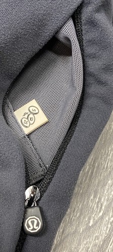 Lululemon Men’s Black Gray Jacket Full Zip Arm Pocket Stretch Size Large “FLAW” - Picture 4 of 7
