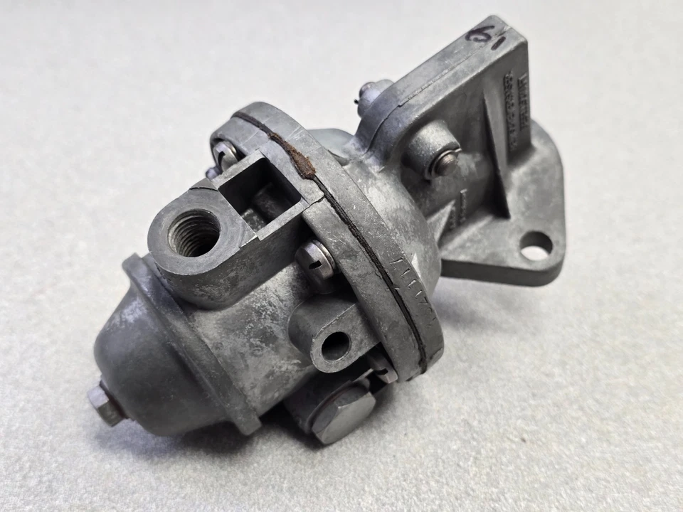 NICE CLEAN USED ORIGINAL GENUINE PORSCHE 356A 356B FUEL PUMP DVG 1956-62 #19 - Изображение 2 из 4
