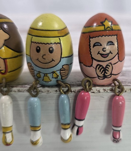 (5) Juego de cuidadores de estante de huevos de madera vintage artesanales/pintados de Navidad - Imagen 4 de 5