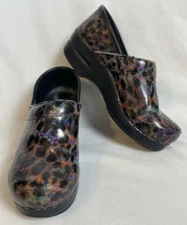 Dansko Clogs Women’s 38 (7.5-8) Patent Leather Slip Resistant Comfort Workwear