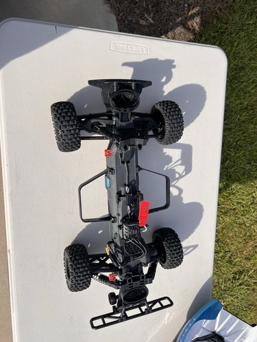 Arrma Fury 2WD 223S BLX W/ DSC Brushless SC Truck W/ 2 Batteries & Remote - Picture 8 of 15