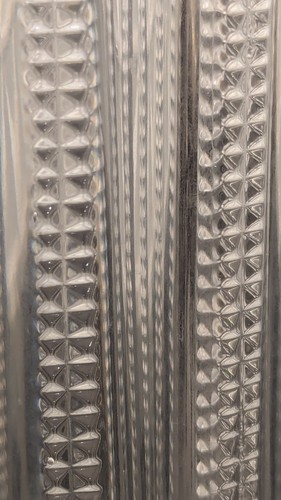 Jarrón de apio EAPG • Vidrio prensado con panel y corte fino • Mesa victoriana con borde festoneado - Imagen 3 de 8