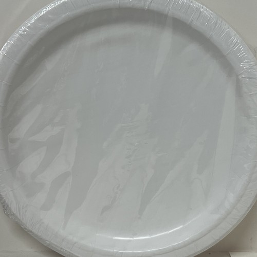 White 9" Paper Plates 24 Per Pack White Tableware Suppies Party Decorations - Picture 1 of 2
