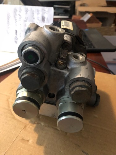 95 96 97 Jaguar XJR XJ12 XJ6 XJS ABS Anti Lock Brake Pump Module MNA5920BC OEM - Picture 5 of 5